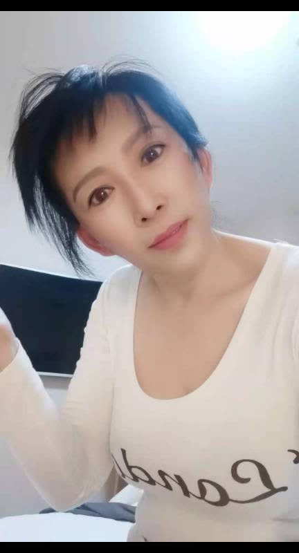 山东路长得很不错的少妇